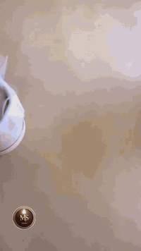 موظفة دزاين • تصميم ورد شمع • منصور