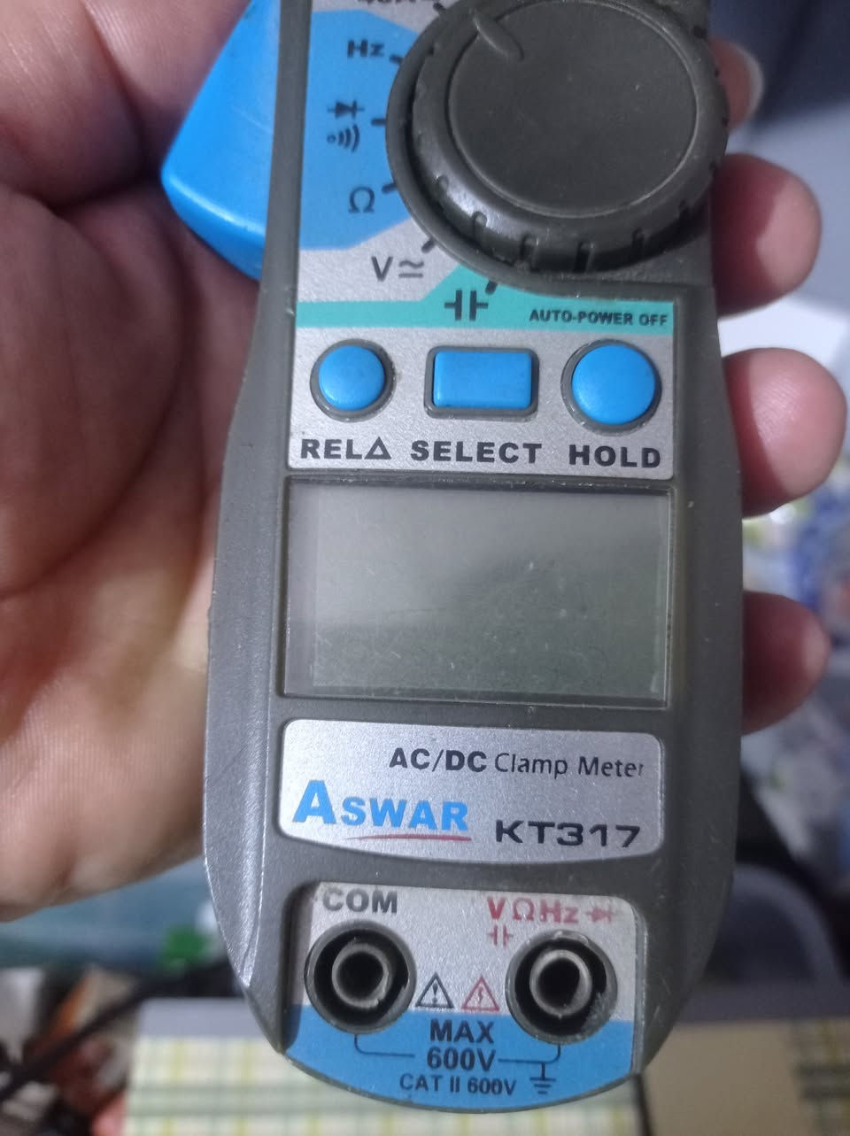 جهاز كلامب ميتر AC-DC AMP 400A نضيف شغال كامل 

يقرأ التيار AC و DC ايظا بمواصفات راقية سعره فقط 30 الف

مع خدمة التوصيل .


**إذا كنت صاحب هذا الإعلان وتريد حذفه لأي سبب، رجاءا أرسل رسالة إلى الدعم الفني**