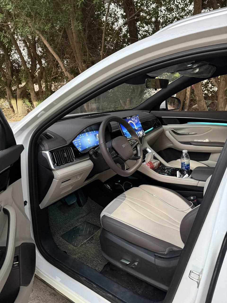 سونك بلص   song plus
Model: 2025 
رقم بغداد 
مجموع المسافة  المقطوعة:4.300km 
ابرز المواصفات: 
شحن  120 km 
13 كامرة 
صندوق كهرباء
بانوراما 
12  حساس 
كرسي كهرباء 
داخل ابيض 
نظام سكيورتي 
نظام  dvr
نظام قيادة ذاتية 
اتوبارك
السياره مكفوله بحاله الوكاله 
للتواصل :*********** 
العنوان :النجف الكوفه
السعر : 35.000مليون وبي مجال
