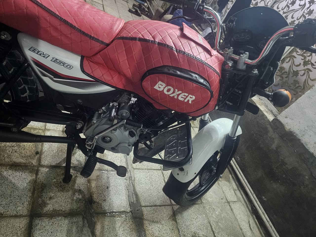 السلام عليكم دراجة بوكسر للبيع  مرقمه والسنوية بأسمي تحويل ثاني يوم مكان بغداد التاجي سبع البور الدراجة موديل 2022/2
السعر ١٨٠٠ تفاصيل اكثر خاص او الاتصال ع الرقم ***********
