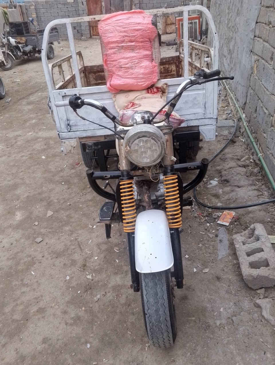 سلام عليكم عندي ستوته البيع بمليون وربع مديل 2015 وهذا رقمي *********** وراق نضاف العنوان تضحيه
