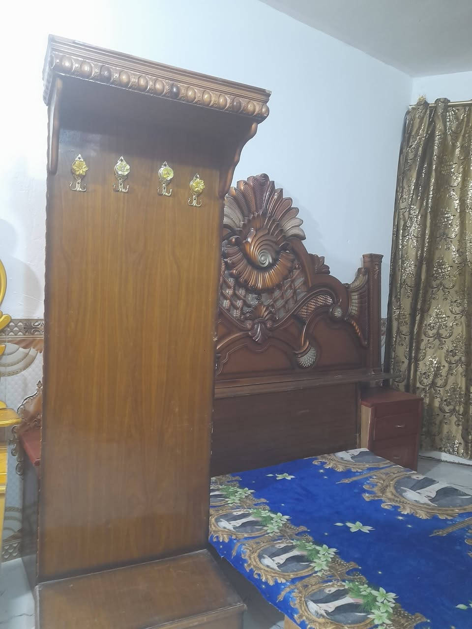 غرفة للبيع صاج ٦ملحق خشبهه حطاطة كاملة نضيفه مابيهه اي نقص مكان بغداد ابوغريب الشهداء لسعر 450 بيهه مجال تصل على الرقم ***********بي واتساب
