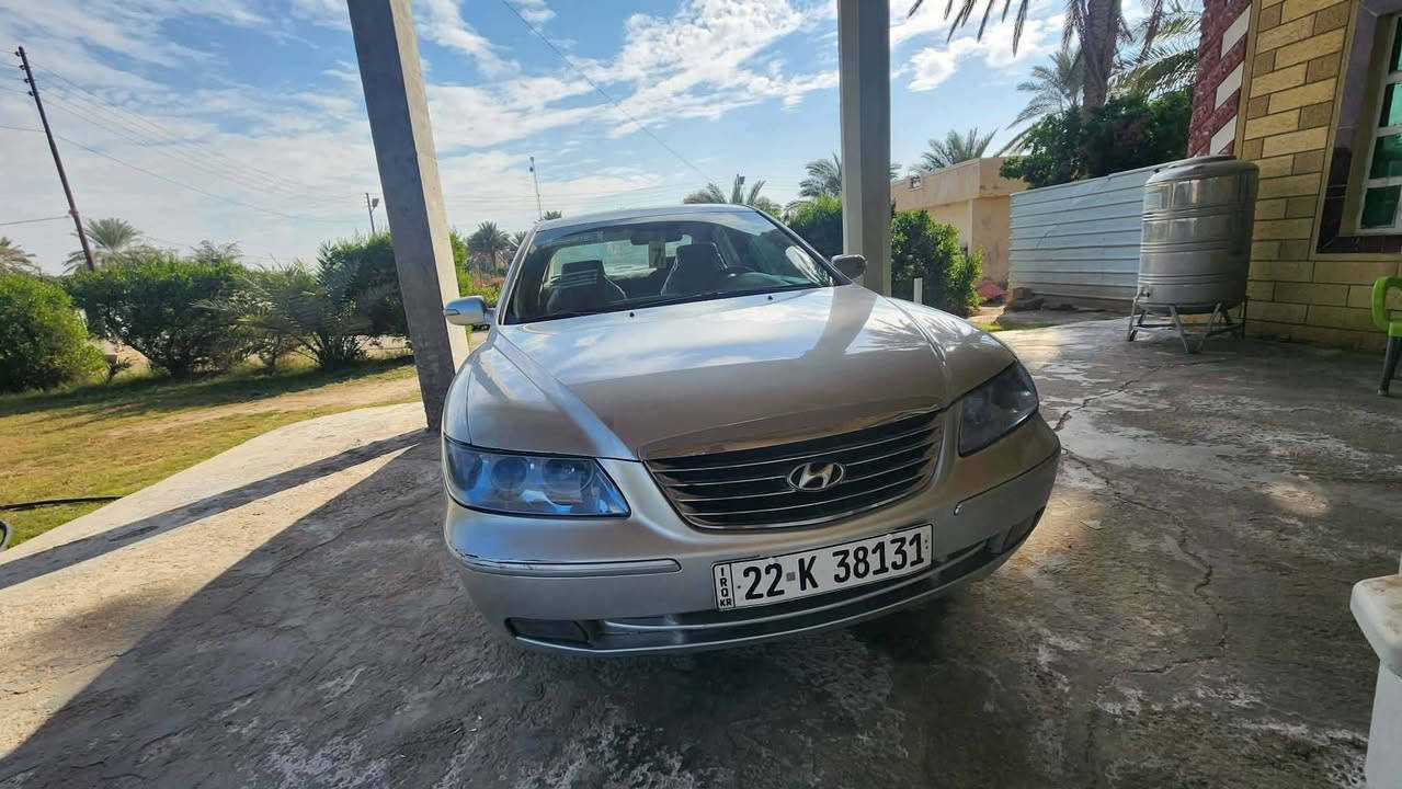 سلام عليكم..
أزيرا 2009 .رقم اربيل شرط التحويل ثاني يوم 

محرك.6 سلندر .2700. دوش . مكفول خير من الله

كير .مكفول خير من الله 

وار كوري  فول مواصفات عدا فتحة وبصمة تشغيل 

كامرة بلادي 

.تحكم مري 

تحكم ستيرن 

أشاير مري 

كشن كهربائي

مسجل شاشة
مواصفات هواي مذكرتهة وداخل السيارة نظيف خير من الله 

تدفئة تبريد 

تخم تاير جديد 

نوزلات مجاول جديد 

ظفيرة جديد 

....ظرر جاملغ أمامي. ومصبوغة حزام جمالية أثر جراد  

.

.

السعر 90وبيهة مجال..***********
