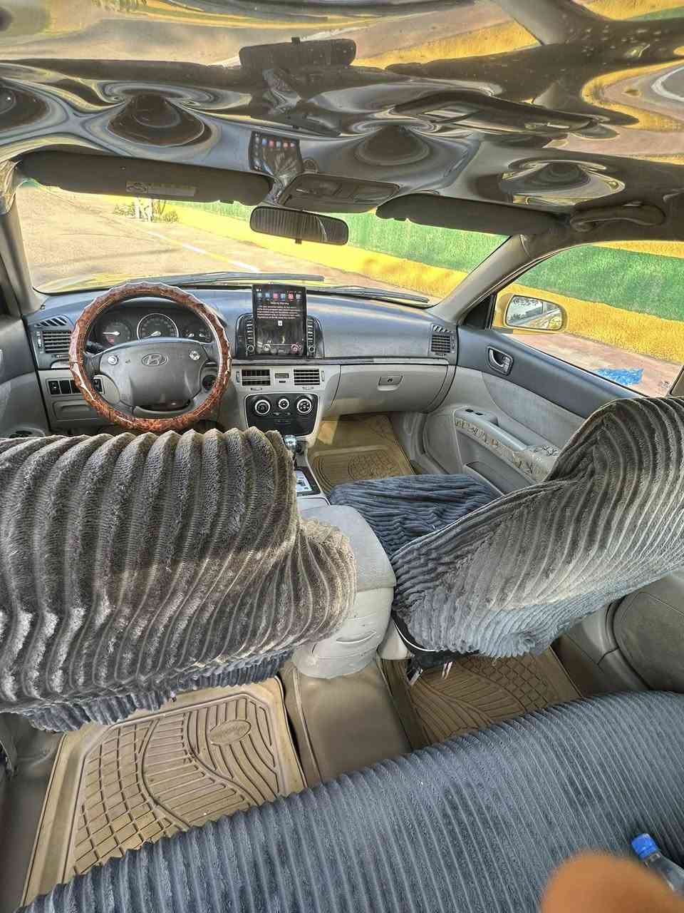 سلام عليكم سوناته خليجي  موديل 6 محرك 2400 
السياره مكفوله من الحادث شواصي لغود تكم مكفول 
رقم بغداد بسمي مصفراء هيه وغرامات ملاحضه السياره صارلها 5 سنوات عندي وع ايدي. اي نقص مابيها جاهزه تبريد حداديه تايرات محرك كير كله مكفول السعر 78وبي مجال 
مكاني بابل حله ***********
