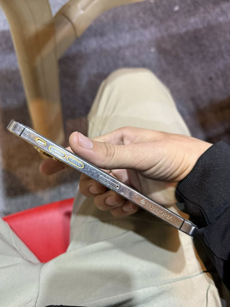 14 برو ماكس دبل سيمكرت
ذاكرة 256 
بطارية 100 مبدلة
شاشه اصليه 3 خيارات مبدله تفصيخ 
فقط بي هذه الكسر خفيف و ممئثر على المس 
كله شغال و نضيف 
سعر 600 
مكاني بغداد جميلة 
***********
