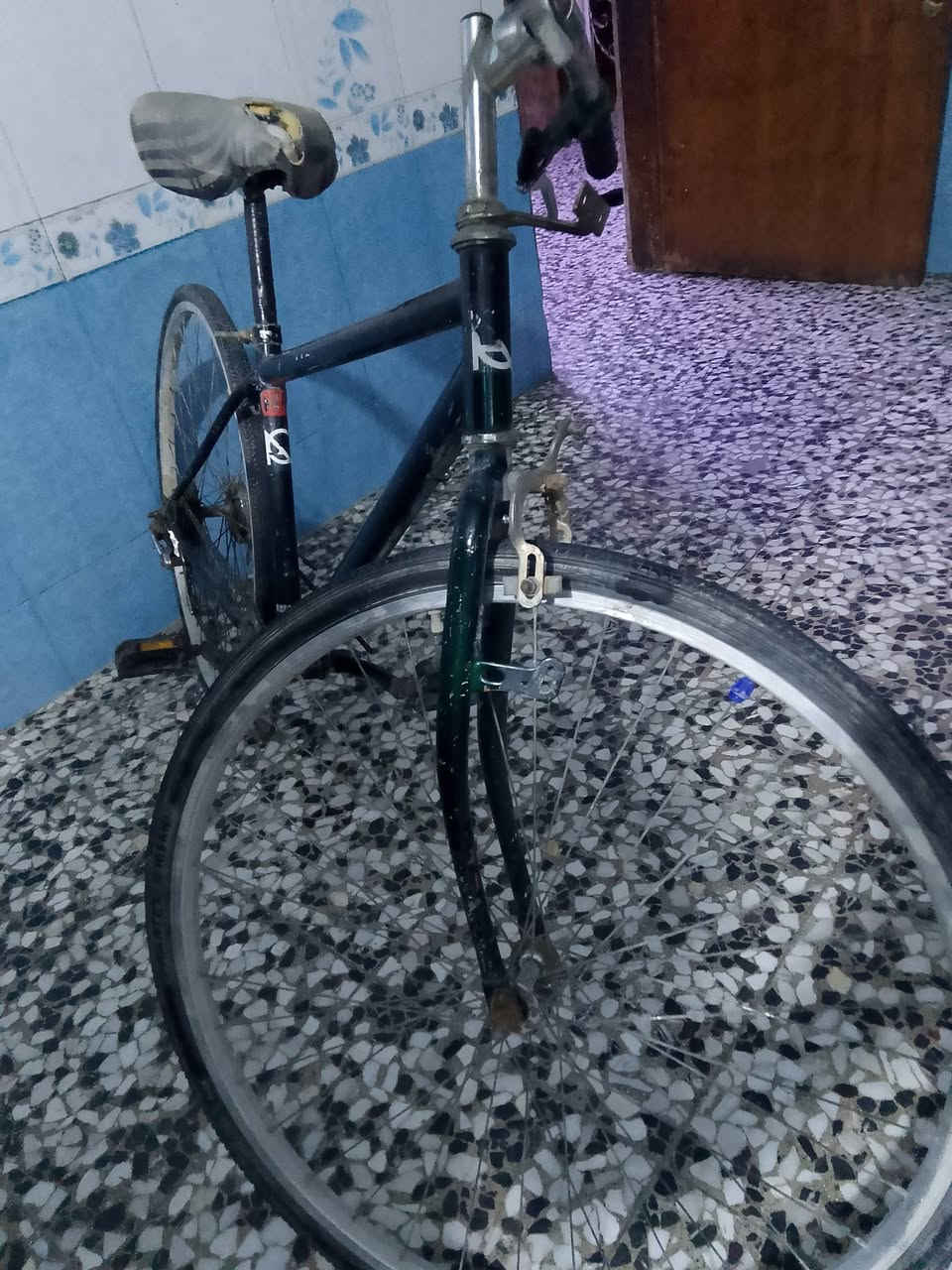 السلام عليكم بايسكل c700نضيف سعر 35 مكاني بغداد البياع تقاطع درويش ***********واتساب فقط
