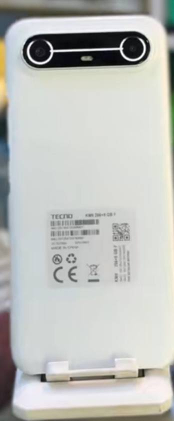 سلام عليكم عندي تكنو بوفا سلم g5تلفون صاله أسبوع من اخذته جديد غراضه كامله ذاكرته256رام 8+8, يعني رام 16 معالج قوي شاشه 144هيرتز لون أبيض مراوس فقط ويه بلي4سلم مهكر


**إذا كنت صاحب هذا الإعلان وتريد حذفه لأي سبب، رجاءا أرسل رسالة إلى الدعم الفني**