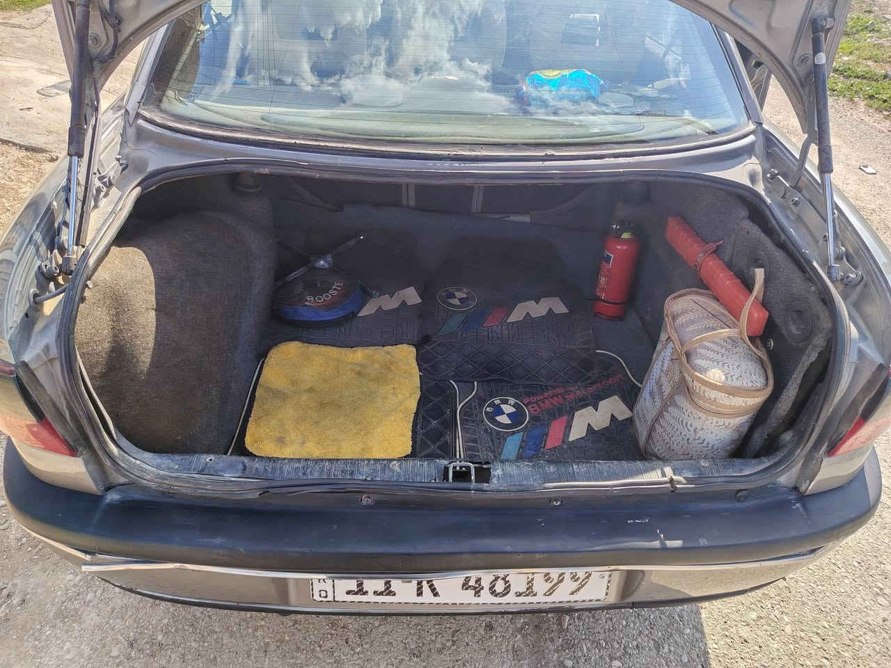 السلام عليكم ورحمة الله وبركاته اوبل بزون باسمي مكفوله تبريد ثلج وشرط التراي رقم دولي بغداد بسمي سياره خير من الله ما شاء الله بيه نقص شغالتين درايم شفت يمنه خلفي ولوحة الكيجات فقط تحكم بلمري تحكم بكرسي السائق العنوان ديالى هبهب *********** السعر ٤٥
