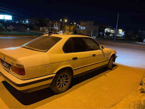 ٢٨$ 
مۆدیل ١٩٩١ 
گێر عادی 
گۆرینەوەش دەکەم بە شتێک بە دلم بێت 
***********
*********** بشدار
