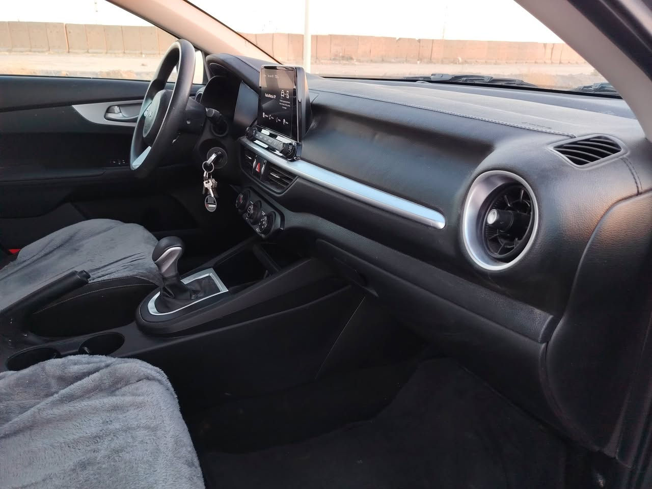 كيا  فورتي 2023 LX وارد امريكي
مرقم أربيل باسمي
ماشية 100 الف km
مواصفات السيارة :مكينة 2000 دوش ، شاشة ، كاميرا خلفية ، رادارات امامية وخلفي ، توقف ذاتي ، كروس سرعة ، قيادة ذاتية ،  
حادث  السياره  دعامية  بدون دواخل چاملغ ايمن وايسر بارد قليل والبنيد بي صبغ
السعر 130 
المكان:سامراء
للاستفسار ***********

