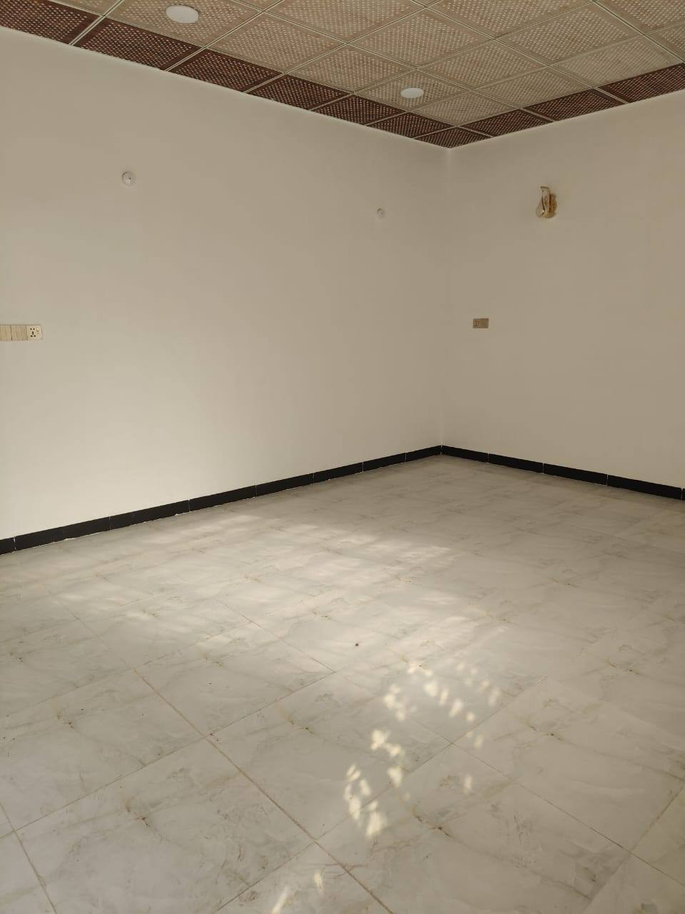 يا الله دار البيع مساحه 150متر مربع خريطه مرتبه وشغل درجه اوله على شارع 12متر تبليط ناره ليليه ورصفه كهرباء عنوان على شارع الاصب عمود 335خط الاول سعر البيت 65وبيه مجال *********** وتوفر جميع مساحات من عرصات وبيون طابو زراعي سند 25
