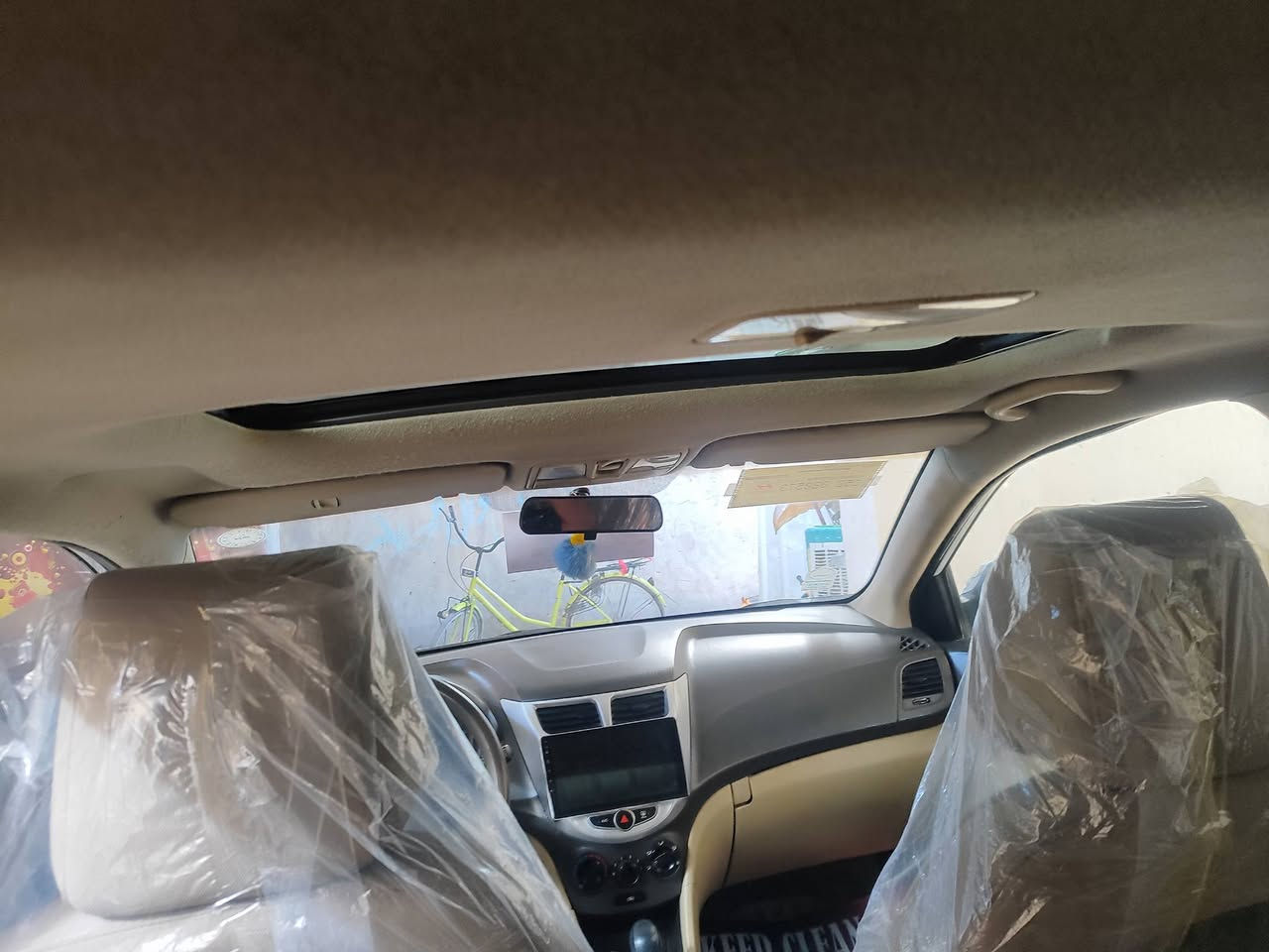 اللهم صل على محمد وال محمد
للاستفسار. ***********

  للبيع هونداي اكسنت 2015خليجي  رقم بصره تحويل مباشر 

سنويه إلى. سنه  2027.             محرك 1600.    فول مواصفات  سياره جاهزه    من تبريد حداديه  كهربائيات.  

مواصفات  فتحته تنته شاشه اشاره بالمري.      

سياره بيها بنيد وجاملغ  امامي مبدل أ اصليات  بدون دواخل 

مكان سياره.  ناصريه قضاء الدوايه

السعر 94 وبيها مجال للشراي
