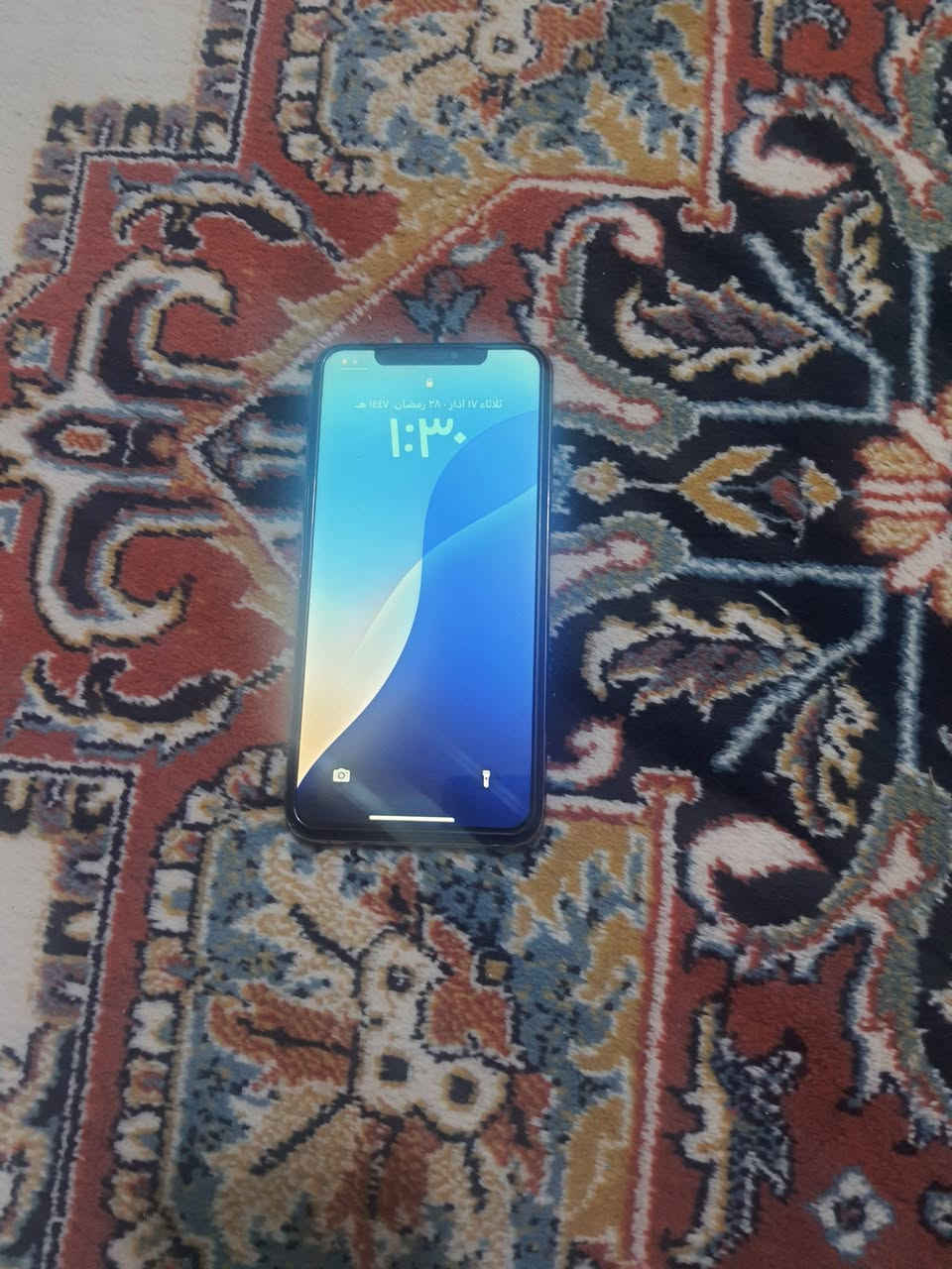 ايفون اكس اس ماكس ذاكره ٦٤ الجهاز فقط سماعه مخابره واكفه ومبدل بطاريه اصليه جهاز شغال سعره ١٢٥ الف مراسله واتساب *********** مكاني بغداد
