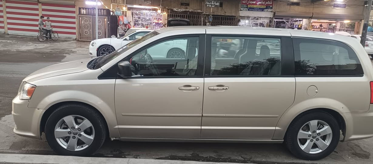 سيارة دوج كرفان موديل 13 ابواب ميكانيك  تبريد ثلاث قطع محرك 3600 تقرير امريكا موجود مع الصور السعر 123 وبي مجال السيارة موجودة في محافظة النجف للتواصل الاتصال بهذا الرقم***********
