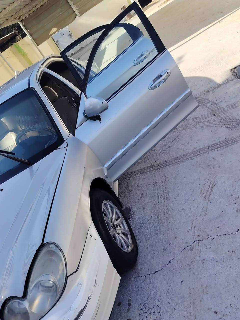 السلام عليكم سوناتا وفود موديل2006 خليجي  رقم يصره بسمي مداور ثاني يوم مكينه 2700بلادي شرط المكينه سليفون ع السيسي تحاسبني عليهه  السياره كير مكينه حداديه تخم تاير تبريد ثلج تدفئه +تدفئه مري السياره جاهزه للاخير ومعروفه باقي تفاصيله شاشه كامره دواره سستم صوت مكاني بابل السعر 63وبيه مجال ***********📞
