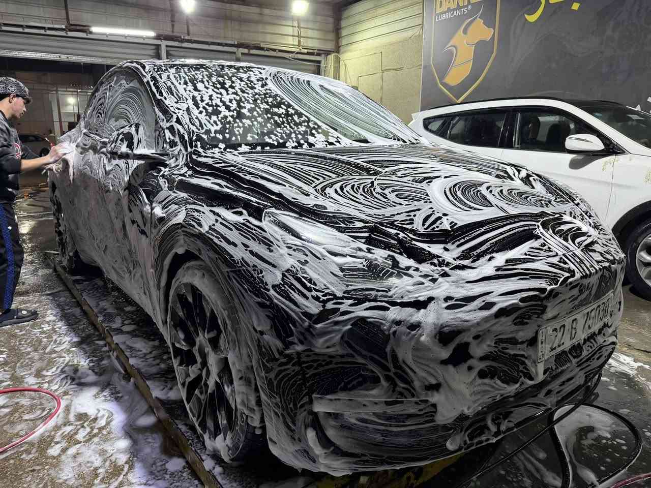 تيسلا  مودل y داخل ابيض بيفورمنس يعني الصاروخ
موديل 2022 رقم اربيل تريد تحويل تريد وكاله
حادث امريكا قطعتين وشويه من الصندوك

7SAYGDEF5NF381181
بالعراق صار حادث دراجه ونصبغت قطعتين جاملغ وباب جهه الصدر 
بغداد البنوك ***********
السعر 225 ومجالها بسيط
