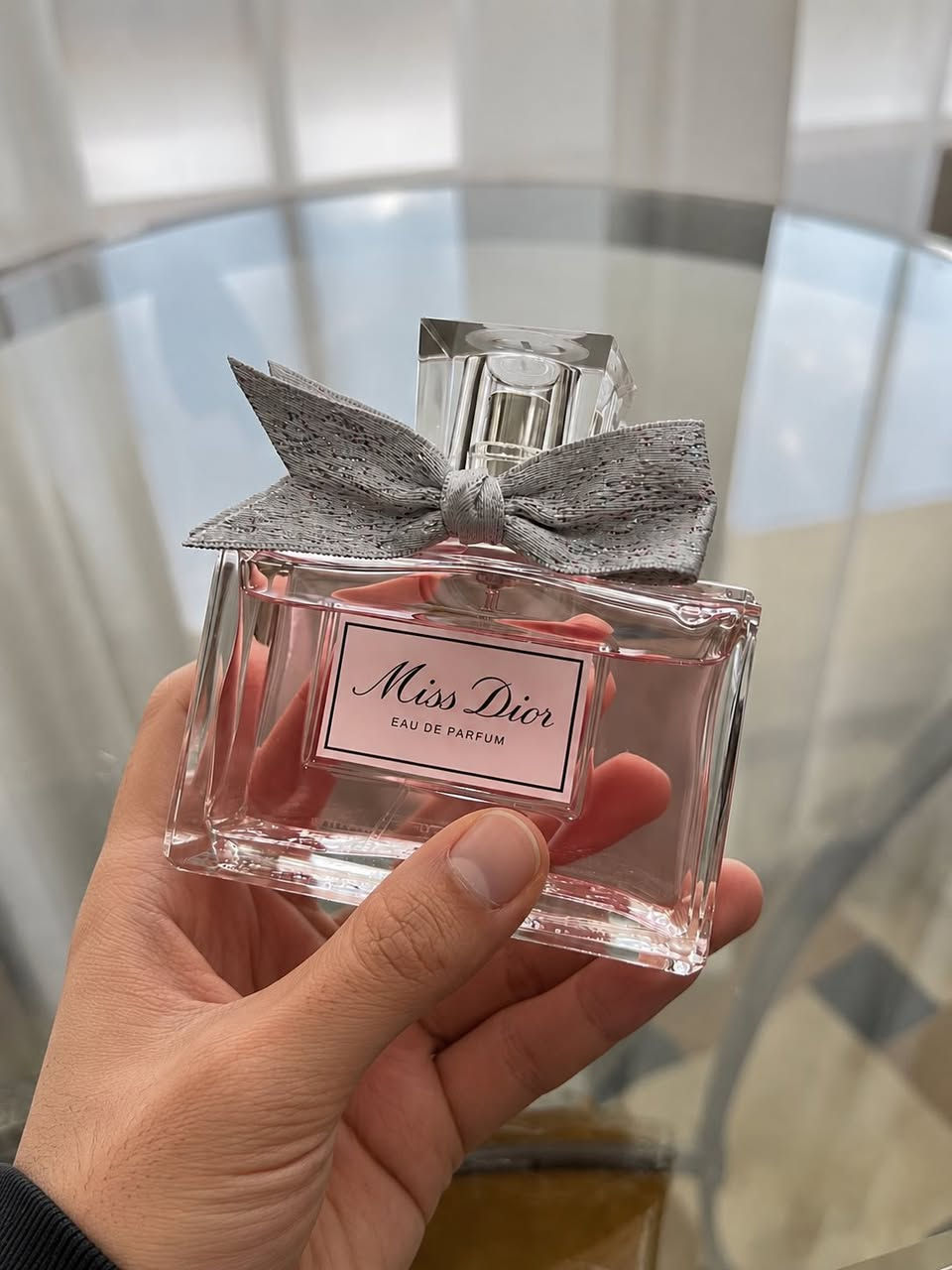 سلام عليكم 
تحياتنا للادمنيه
Miss Dior 
متوفرات بسعر مرتب للطلب دايركت او واتس 
***********
