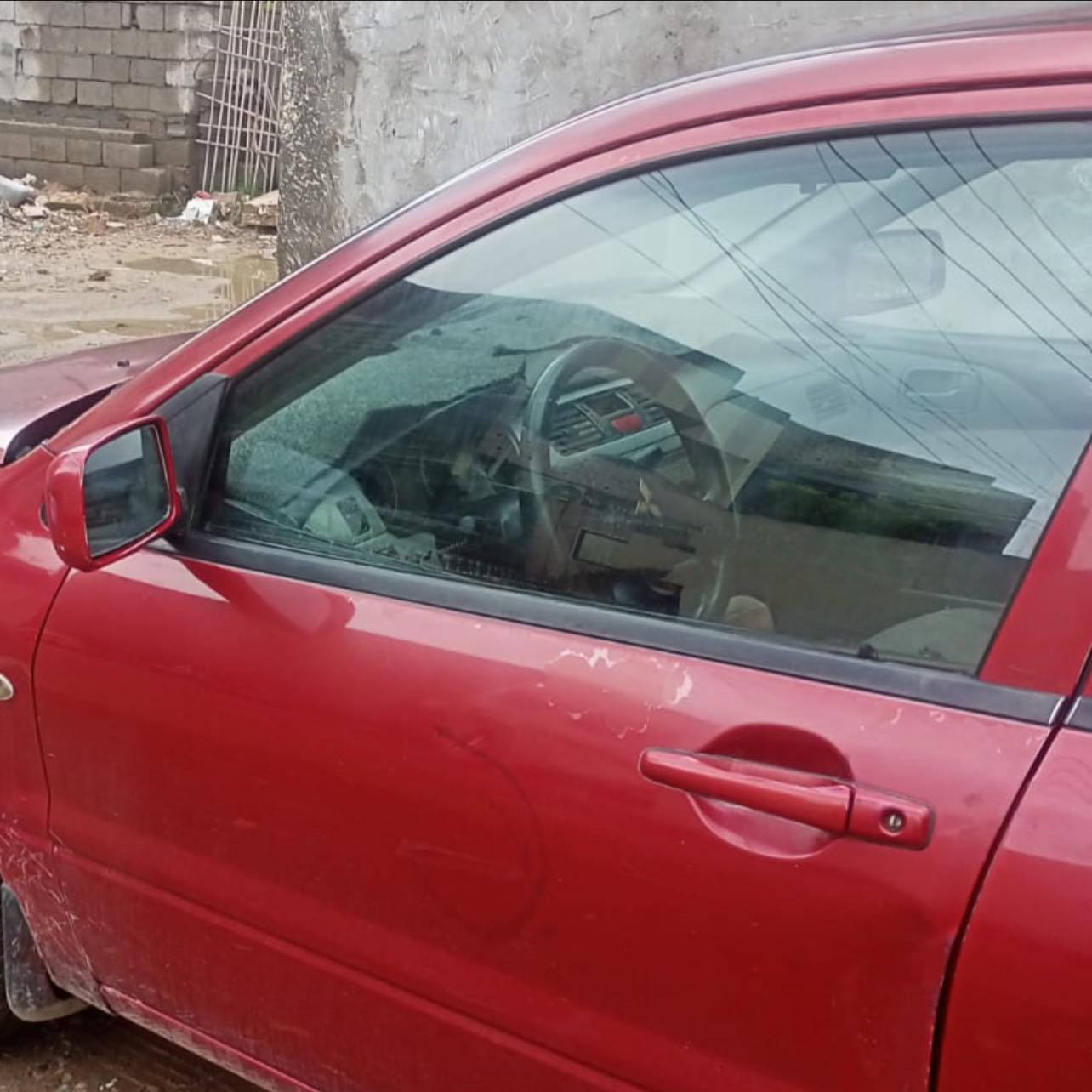 السلام عليكم 🫡 

لانسر موديل 2011 بغداد رقم عربي 
تبريد وتدفئة خير من الله كامله مناقصها شي
بيها قطعة صبغ جاملغ الايسر خارجي بدون ضرر داخلي 
مبدللها قبق الصندوك بلادي ونفس لونها 
السيارة بيها جراد
السعر 75 ورقة

***********
