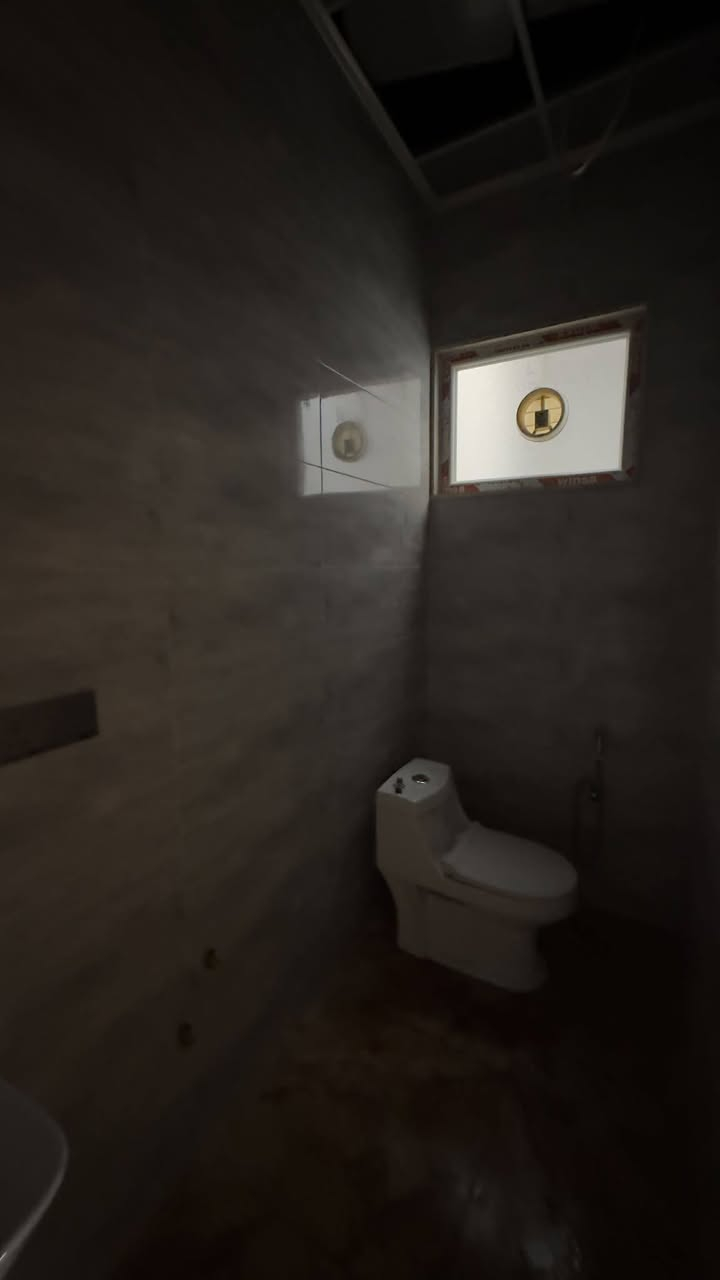 السلام عليكم 

شقة للايجار في حي السماح ال ٩٠ قرب مول التسعين بالجهة المقابلة

شقة طابق ثاني ركن على الشارع العام تحتوي على غرفتين وهول ومطبخ ،مجهزة بكاونترات

الشقة تصلح تجاري او سكني
بدل الايجار ٣٠٠ الف قفل

التواصل ***********اسيا ***********
