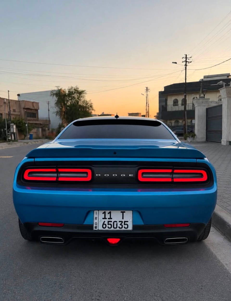 السلام عليكم
جالنجر SXT PLUS

رقم بغداد باسمي 
 هزه جديده وسنويه وارقام جدد

موديل 2016 

فول مواصفات 
كشنات جلد تدفئه تبريد
ستيرن كهرباء 
شاشه جبيره 
حساس خلفي 

ماشيه 95 الف 

السيارة مسويلها ادامه كامله من كلشي صدر امامي وخلفي  جديد واذاين مكينه كلهن مبدلهن جدد 

تخم تاير وتخم ويل نجمه خسفه قويه جديد الداخل كله كاربون فايبر شرط مناقصه برغي

بجم كبس حتى الدعاميه ما بيها صبغ + بدون ايرباك

حادثها ربع جاملغ خلفي صبغ فقط وبارد بسيط بالجاملغ الخلفي عكس السايق وصور الحادث بالمنشور

مكاني بغداد / حي الجامعة 

رقمي *********** واتساب 
***********
