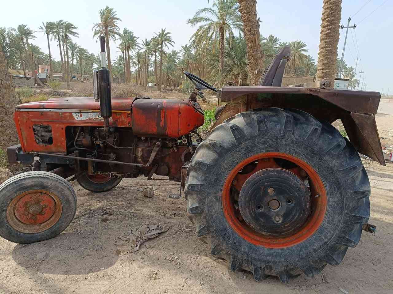 السلام عليكم عنتر للبيع موديل 1990 سنويتها ساقطه بل 20 تايرات جدد مقدم نضيف كلش كير ومحرك مكفولات كشر بلادي ما عدى الجاملغات مال نداء سعرها 6 ملاين ونص وبيها مجال مكاني بابل شوملي الي يحب يستفسر أكثر يتصل ع هذا الرقم ***********
