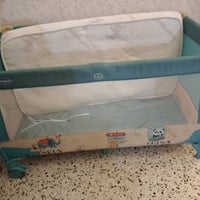 سرير أطفال • باب زوار