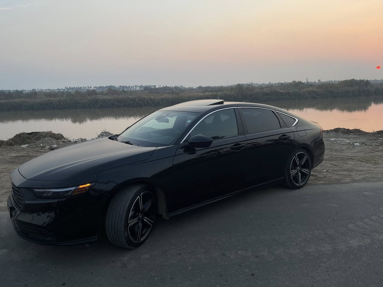 سلام عليكم شباب سياره للبيع هوندا اكورد موديل 2024اسبورت ماشيه 34مايل مرقمه باسمي بغداد رقمي ***********
