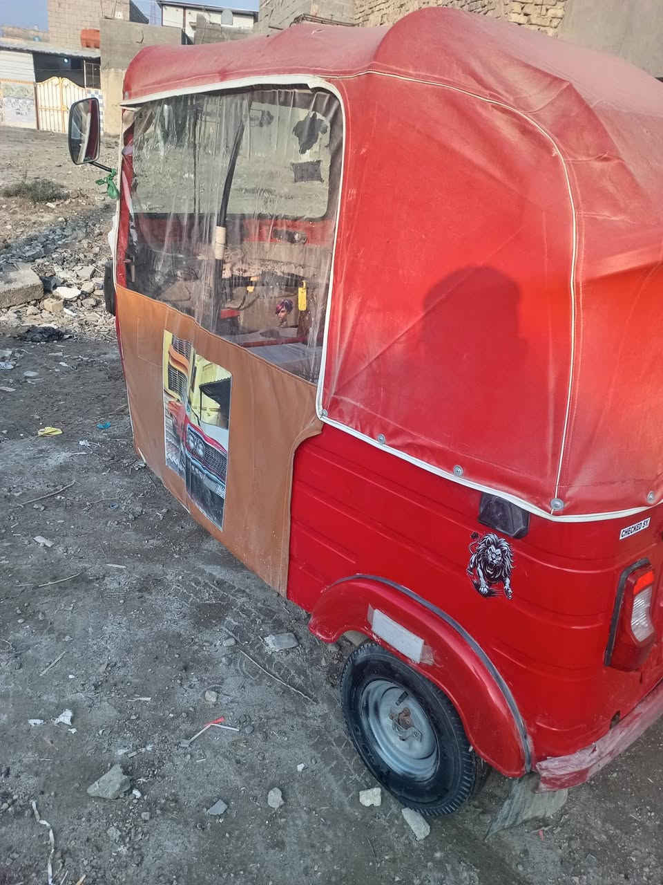 السلام عليكم تكتك للبيع مديل ١٨ أوراق مصطفى جاهزه كبل للشارع للترقيم رقم الهاتف *********** عنوان مسيب
