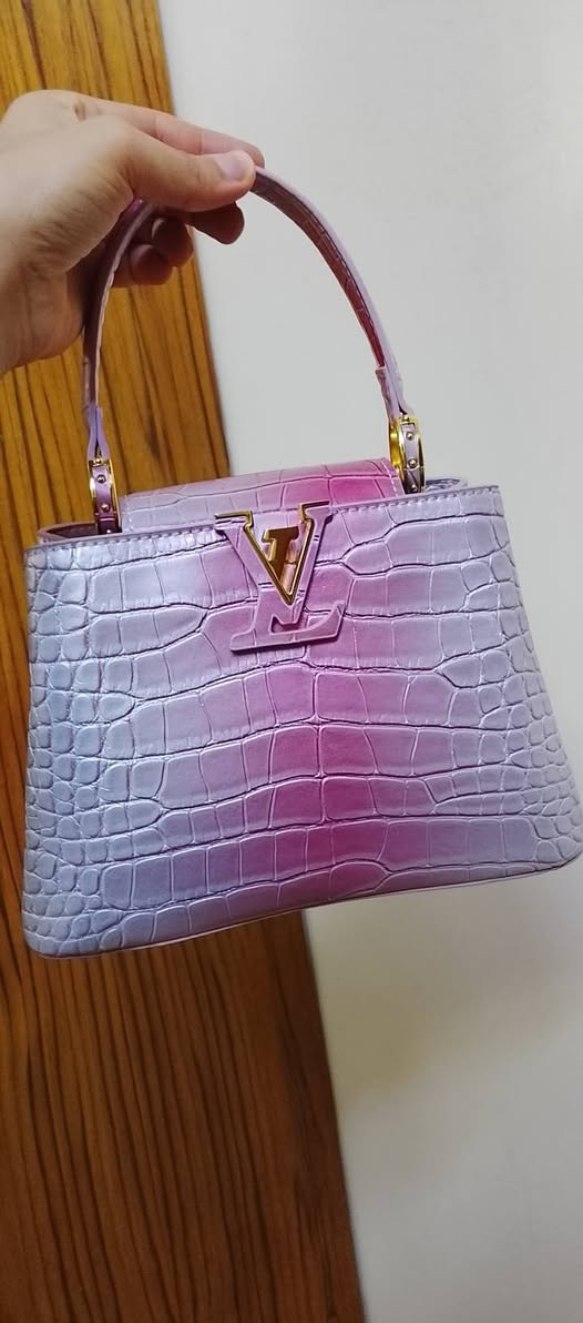 للبيع شنطه جديده
الحريه شارع 20 
7868339835


**إذا كنت صاحب هذا الإعلان وتريد حذفه لأي سبب، رجاءا أرسل رسالة إلى الدعم الفني**