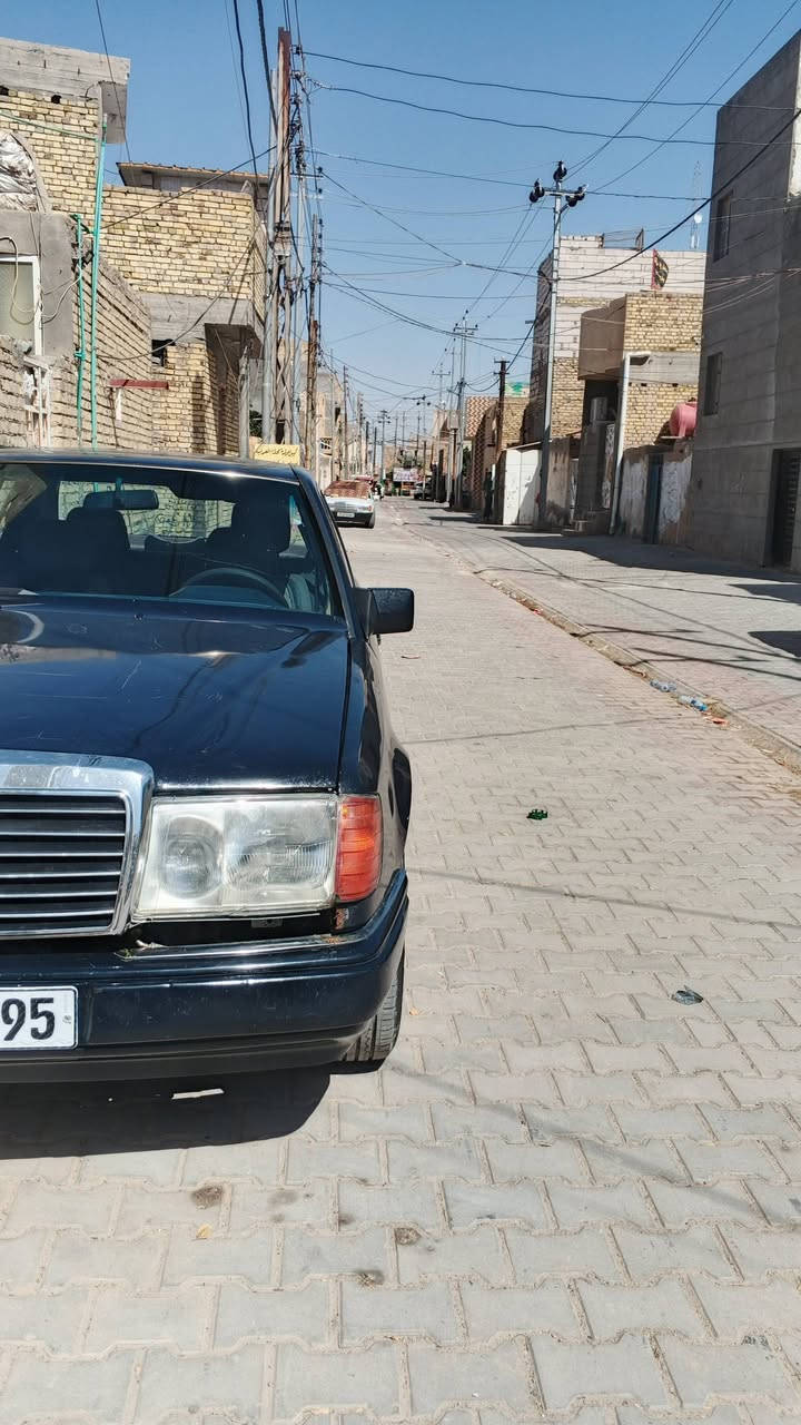 مارسدس دب موديل 91
رقم بغداد دولي سنويه جديده 
رقم بغداد 
كير مكينه بطه بيها 
تبريد شغال سياره 

جاهزه العنوان واسط. 
السعر 45 

***********
