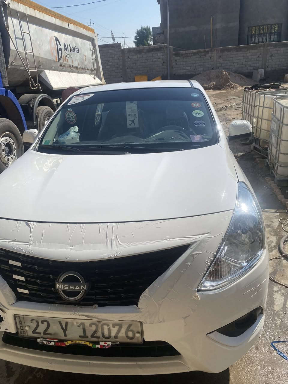 نيسان صني هندي طخه صغيره بل مدكر الامامي اما الباقي مكفول بأسم شركه ماشيه ٣٨ رايده ١٢٧ وبيه مجال بسيط للشراي
***********

