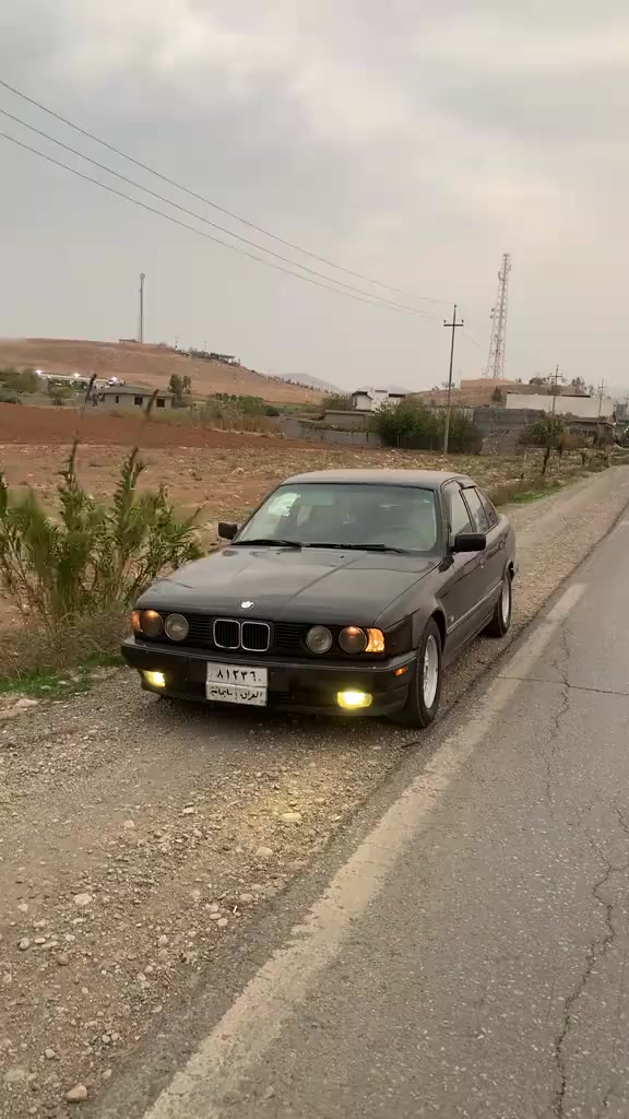سلام عليكم بي ام موديل 1991
حجم 525i اصل وفصل 
گير اوتماتيك 
محرك وكير و اكسل بالشرط 
صدر 70٪ 
تخم تايرات نظيف داخل جلد 
2 جام كهرباء 
منظومه زينون اصلي 
سنوية ما ساقط لحد شهر السابع 
دفتر بانزين بيها 
قفل مركزي اربع بواب سنتر لوك 
شرط بدون خياس شاصي سليم 
سعرها 60 مكاني كركوك 
شرط تحويل وغرامات وقانونيات 
سيارة مال بيت نظيفة وجاهزة شراي خاص


**إذا كنت صاحب هذا الإعلان وتريد حذفه لأي سبب، رجاءا أرسل رسالة إلى الدعم الفني**