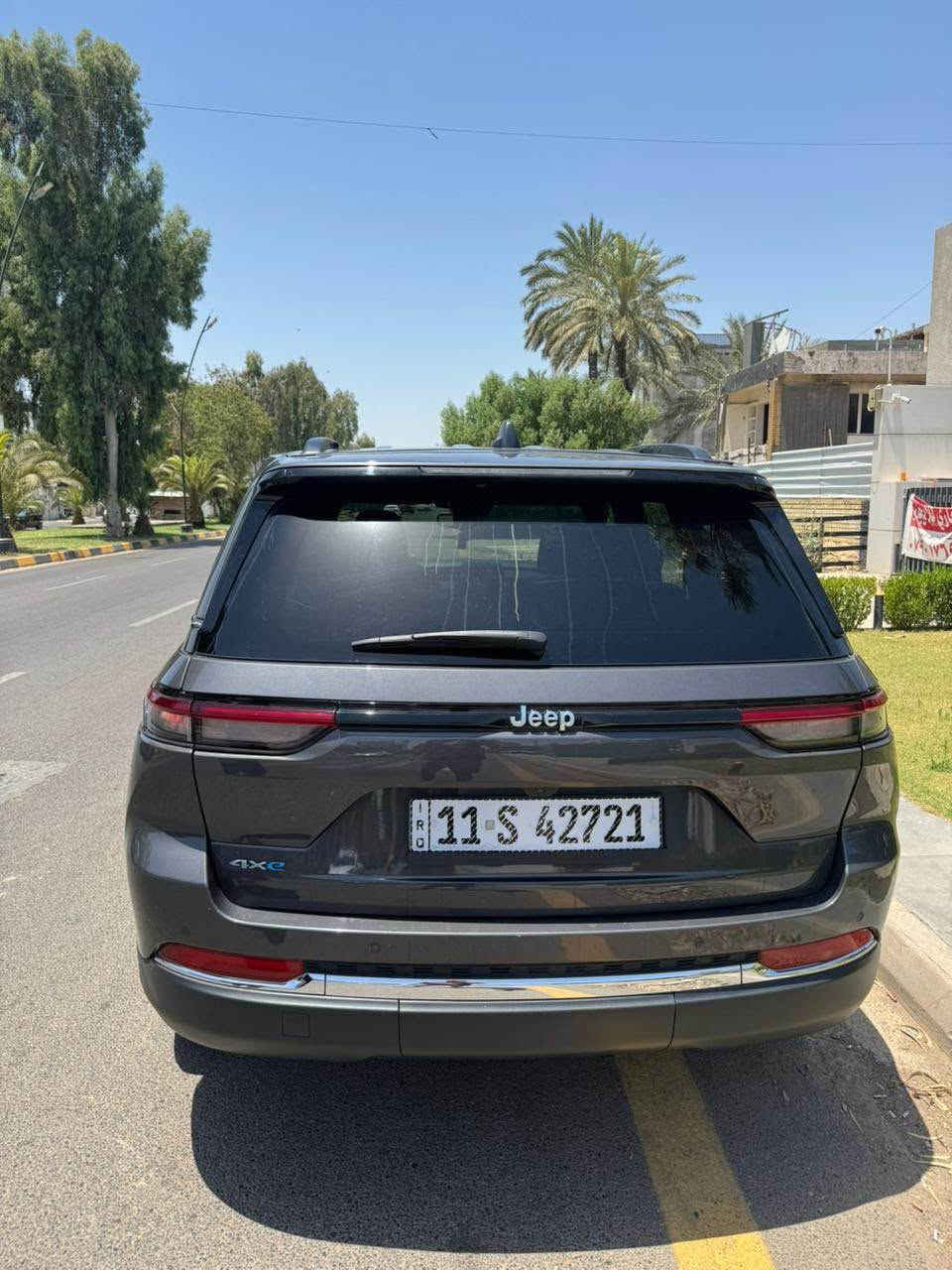 ‏  Jeep Grand cherokee 4xeبدون ايرباك
موديل 2024 4x4 هايبرد
ماشية 15000 
الداخل لونين مطعم بصاج
إنارة داخلية LED 
5 راكب 
‎3 انضمة بنزين +هايبرد +كهرباء
#مواصفاتها
.  
.بصمه تشغيل عن بعد
.دمام خلفي
.كشنات جلد
.كشن السايق ميمري
.كشنات كهرباء
.صندوق كهرباء
.حساسات خلفيه 
. قطعتين تبريد 
.اشاير بالمري
.رادار امامي
.رادارات 360
خمسة وضعيات قياده
. بنوراما فتحتين
. كير ماوس
. نظام منحدرات
. هيترات بالكشنات 
.ويل كب كروم
.لايتات لد
.بكلايت لد
.كشافات
.بصمة ابواب
. نضام توقف ذاتي
فول مواصفات 1/1  بعد بيها مواصفات
صور الحادث على الخاص
السعر 30 وبيها مجال
للاستفسار اكثر الاتصال على الرقم

*********** بغداد, العراق
