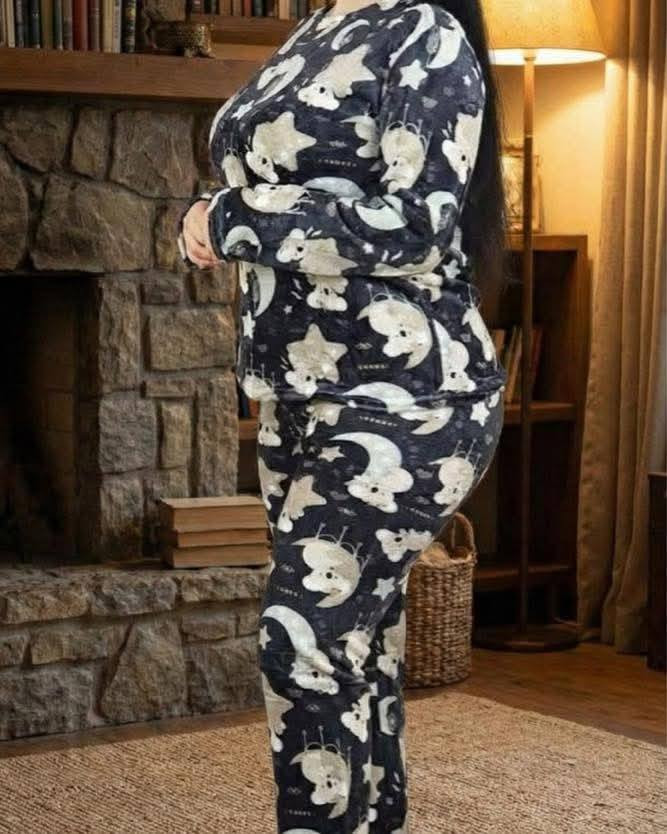 السلام عليكم عرض لمدة يومان  اتراكات شتائيه فروو سعر القطعه 4 ونص يا بلاش متوفر الوان ويلبس حد وزن 80  يوجد توصيل لكل محافظات العراق  تواصل واتساب ***********
