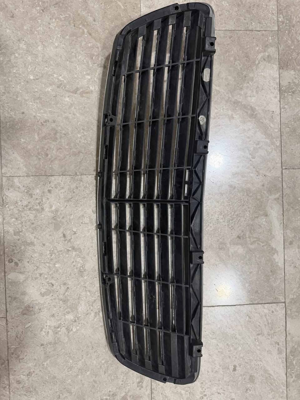 شباك w211 اصلي بدون كسر للبيع ب٧٠ الف ***********
