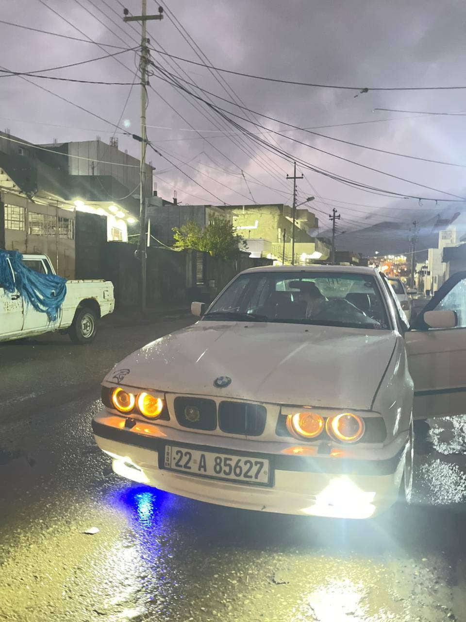 بي ام دبليو 525
موديل 90
گير عادي 
لون ابيض
مكينه كبس عدل
تبريد تدفئه
اسلاميت طگتين 
كهربائيات كله شغاله 
سياره مكفوله عام 
رقم السياره اربيل
المكان دربنديخان سليمانيه
السعر 50$وبيها مجال للتواصل على الرقم *********** السليمانية, العراق
