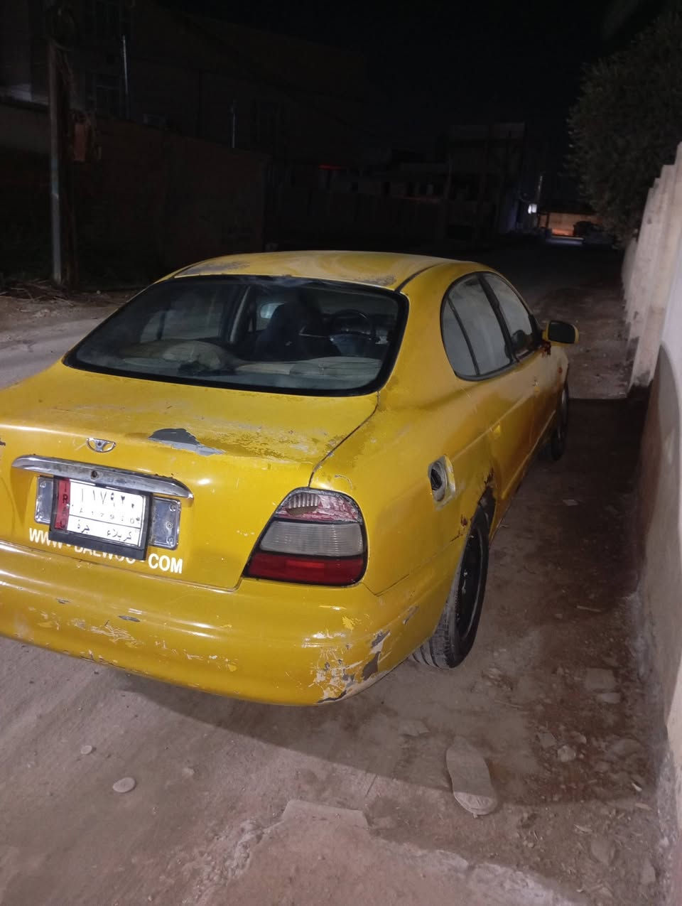 السلام عليكم سياره للبيع موديل 2000دايو لمنز  رقم كربلاء سعر 25ترهم مراوس سيارة حداديه موزينه اليحب يتصل على الرقم ***********
