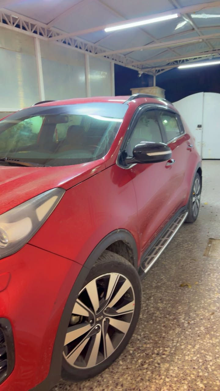 سبورتج ٢٠١٧ خليجي بسعر ١٧٠ ورقه
مكفوله للبيع 
عدا الطخه والشخط  الي موضحه  
ممشاها واضح بلصور مال دشبول
داخله حمصي
سياره كامله مكمله متحتاج اي شي 
صدر كامل 
تبريد قطعيتن 
 وياها فيت بم اصلي مال شركه اضافي جديد والمشدود بيه هم جديد 
مكانه شارع فلسطين او صليخ او شارع المغرب
***********
موجود بلوتساب طول لوقت 
واي استفسار حاضر
