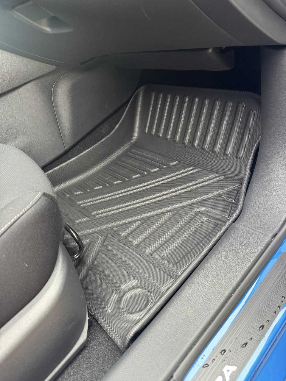 موجود ارضيات اصلي  نيسان سنترا 😍

***********
