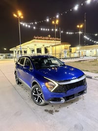 للبيع سبورتج 2023 EXفول عدا الفتحه حادث صبغ ربع باب فقط بدون دواخل بدو...