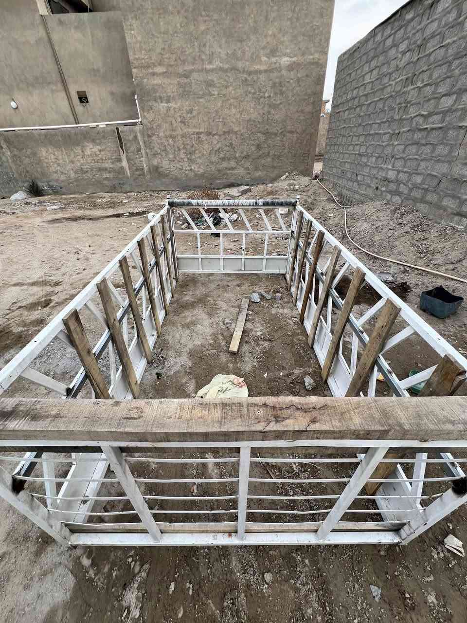 سلام عليكم محجر للبيع
السعر 300الف وبي مجال 
مكاني الفلوجه 
هـ: ***********
