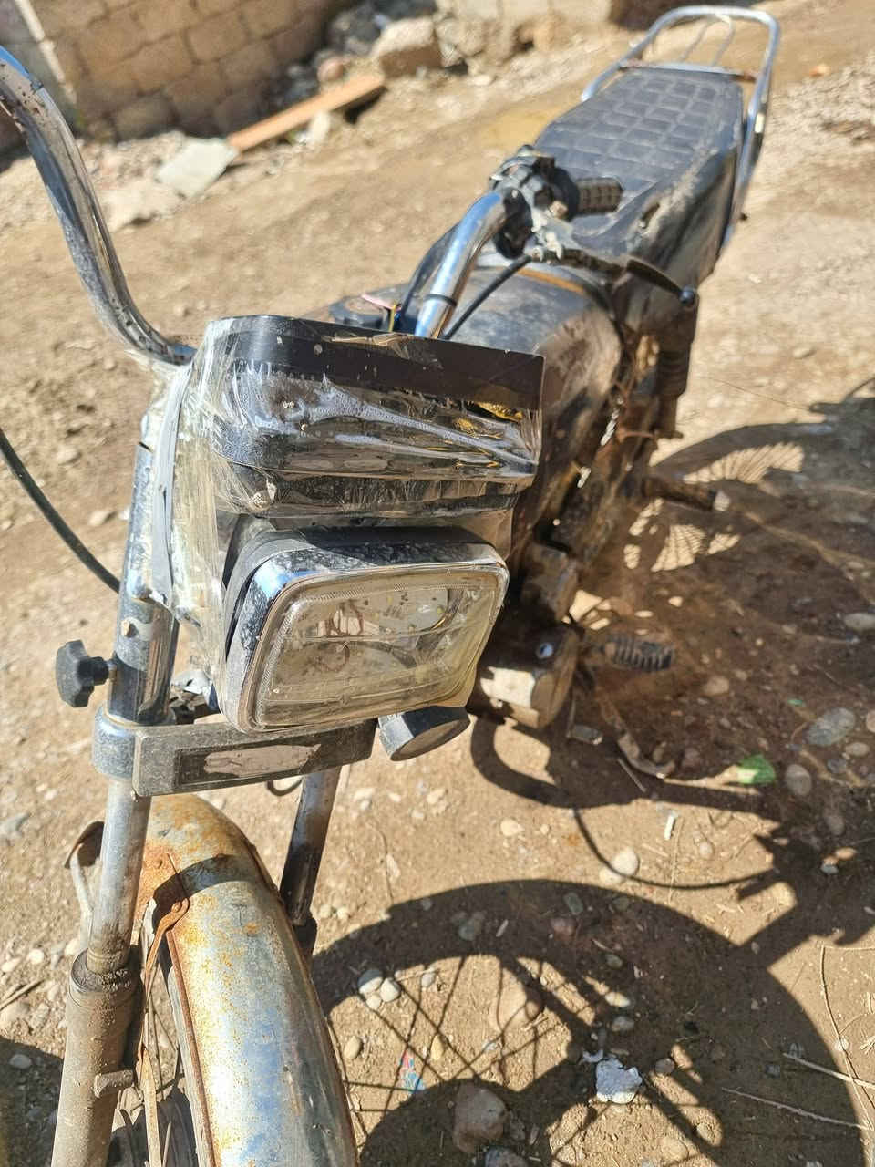 السلام عليكم موطور سيفان للبيع
شغال كامل
السعر ١٠٠قفل
مكاني الجواعنه 
***********
