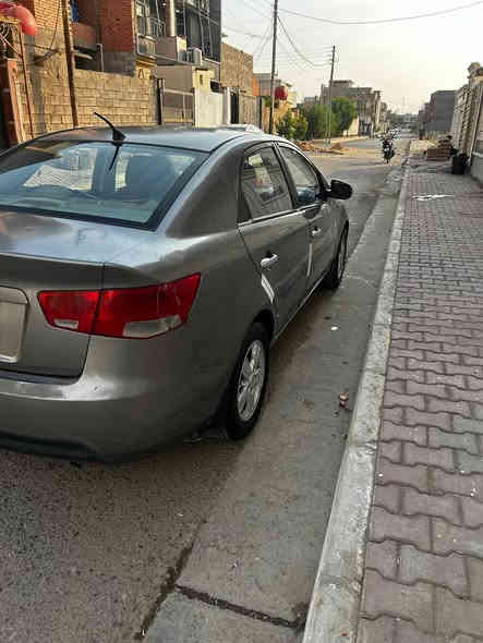 السلام عليكم 
للبيع كيا سيراتو 2011
خليجي محرك 1600 گير اوتو 6نمر المرغوب
گير محرك صدر تبريد كله كفاله تخم تاير جديد ويل كب  
بيها صبغ 3قطع بدون دواخل رقم الماني
السعر 85ورقه 
الشراي يتصل ***********
