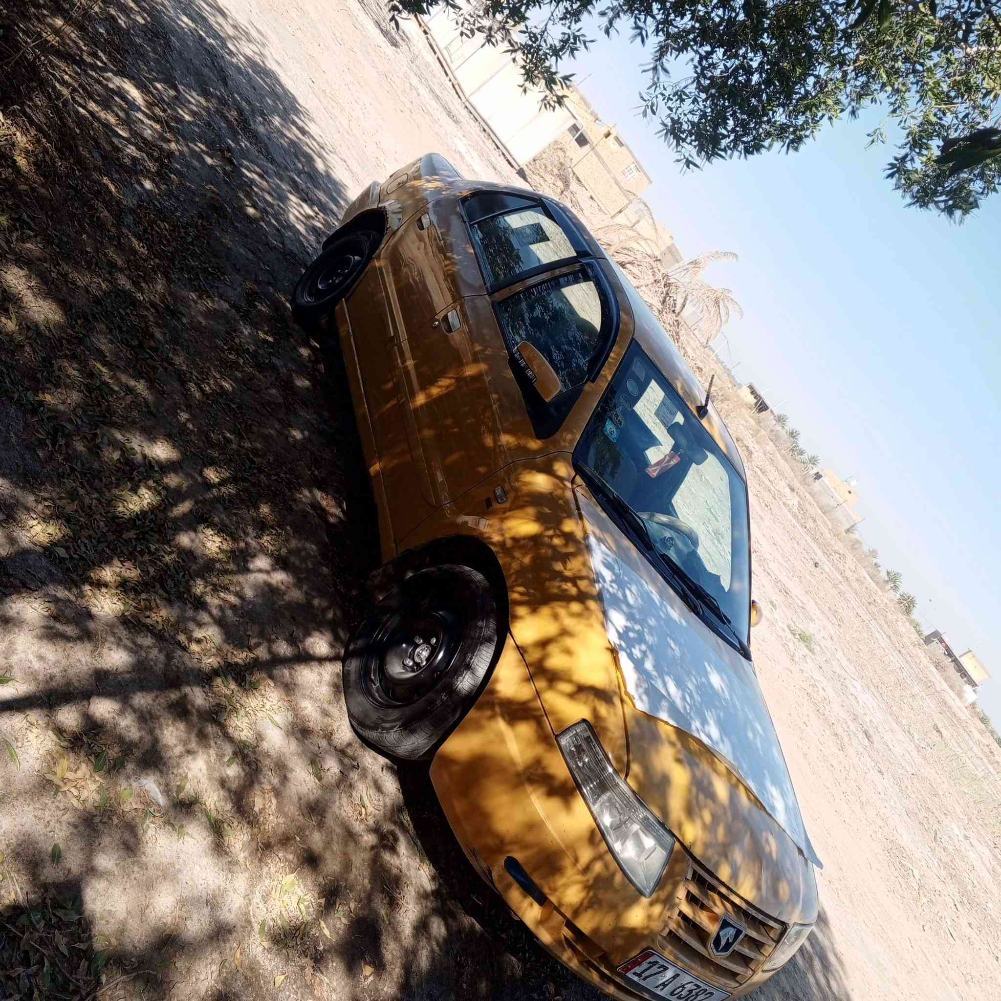 السلام عليكم 
سياره سمند 2010 رقم جديد مصفره هيئة اريد اراوس ب خصوصي شعندك مراوس نزل رقم موبايل ***********
