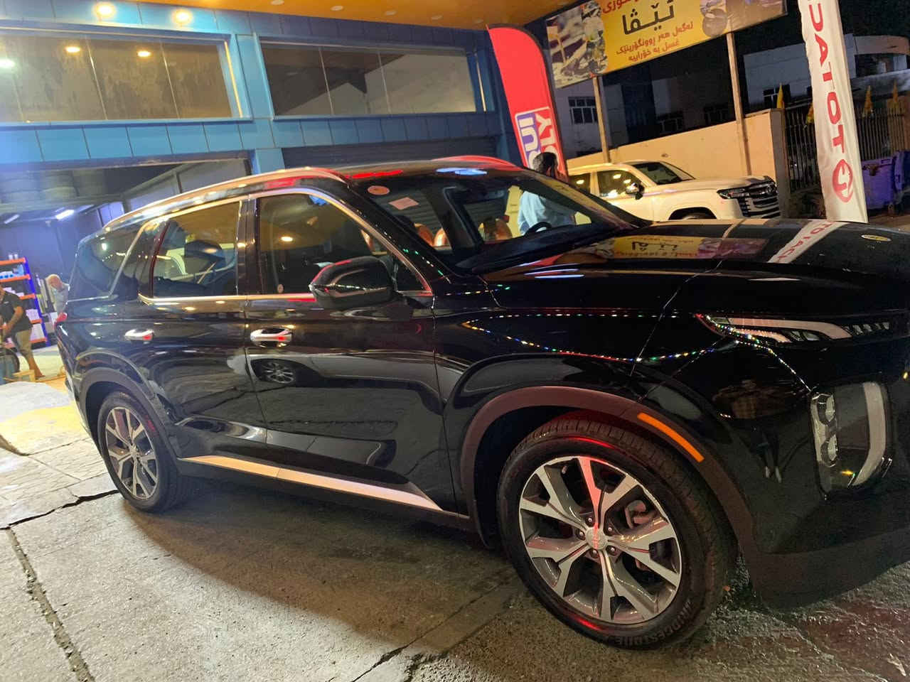 السلام عليكم جميعا ⚜️
هيونداي بلاسايد موديل 2022 فئة sel للبيع 🔥
مكينة ٦ سلندر حجم ٣.٨ ⚜️
السيارة فول مواصفات : 
فتحة 
كشنات جلد 
خزن كراسي 
كراسي كهرباء 
كشنات تدفئة تبريد 
تدفئة ستيرن 
السيارة ٧ راكب 
رادار مانع تصادم 
حساسات امامي خلفي 
تحديد مسار وتنبيه الخروج عن المسار 
الحادث موضح بالصور والسونار 
السعر : ٢٢٥ 
رقم الشاصي : KM8R3DHE4NU464183
للاستفسار الاتصال على : ***********
