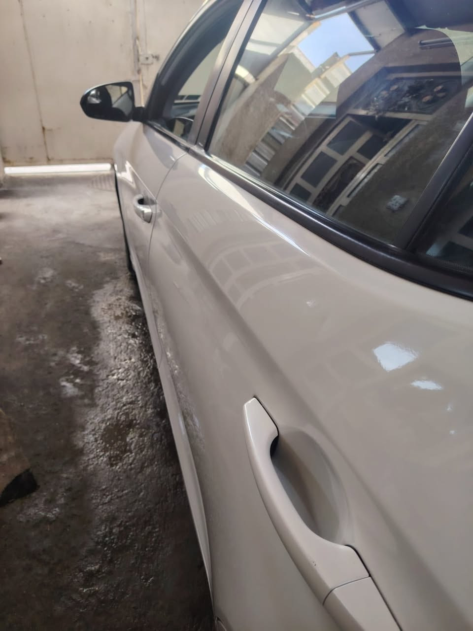 السلام عليكم

سيارة النترا وارد أمريكي موديل ٢٠١٩ ابيض صدفي , رقم بغداد ماشية ١١٠ ميل قابلة للزيادة محرك و گير دوش + AT حادث جاملغ خلفي , بيهه اربع قطع صبغ حسب السونار , اربعة ويل حديد اسود و السيارة احلى من الصور بأسمي السنوية سعرها ١٢٢ و بيهه مجال للشراي 

للاستفسار الاتصال على الرقم  ***********
