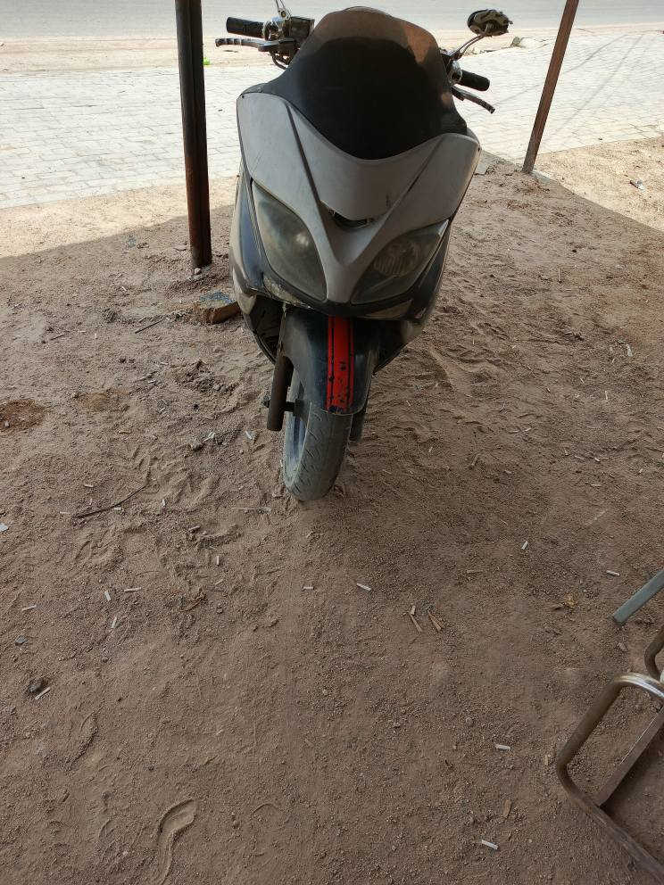 سلام عليكم دراجه فورزه نضافتها شوف عينك دراجه ناعمه مكينتها شلعتها تخبل معدل بلمشي كهربائياتها مابيها نقص كله شغال مجفته دراجه بوش وبستم اصلي مو تجاري امبي ثري سماعات لايت عالي ناصي رماش اشاير رباعي كلشي شغال بيع او مراوس حسب القناعه مكاني ناصريه مركز منطقه المهيديه شارع المدرسه رقمي *********** المو شراي لايتعبني وتعبه ناصرية, ذي قار
