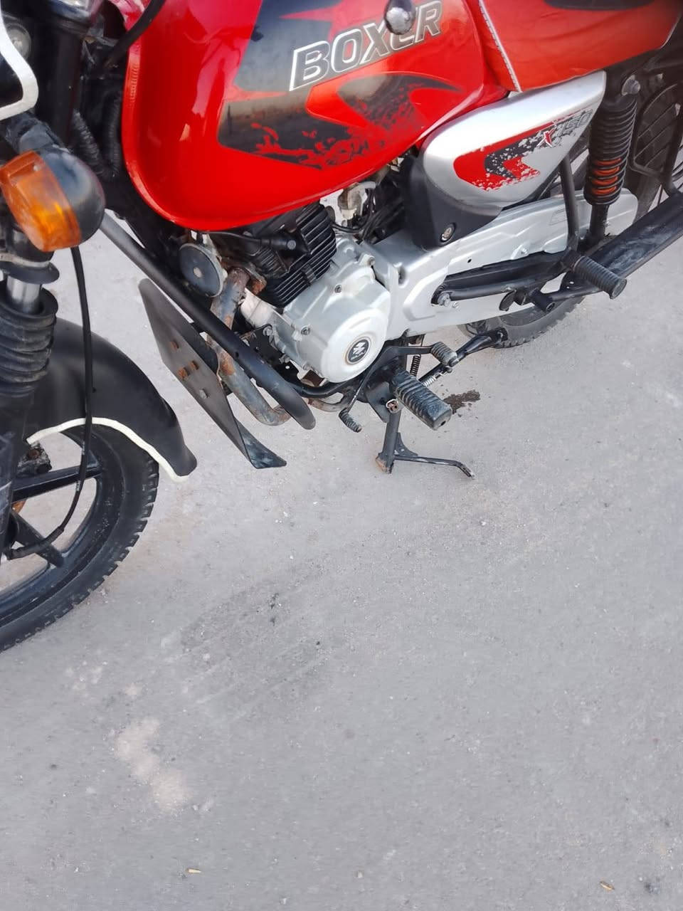 السلام عليكم دراجه بوكسر للبيع موديل 23 رقم وسنويه نضيفه كلش مانقصه شي تحويل ثاني يوم السعر مليون و 950 ) 1950 ) عنواني بالزبير الشراي يتصل ***********
