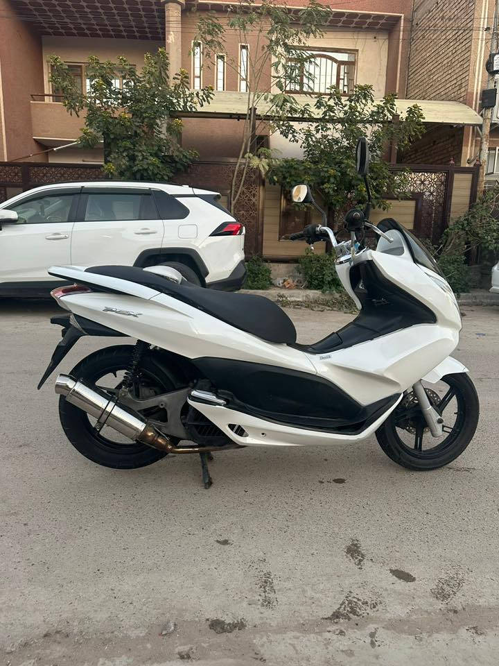 بي سي اكس pcx جيل اول ياباني JF
دراجه بحاله الوكاله مكفوله كفاله عامه بيهه ورقه مزاد 
صالنصه رياضي من خارج العراق 📍
📍150cc
ورقه مزاد 📍
حساس استاند📍
حساس ازدحام📍
كشن تزويد📍
ماشيه ٤٤ الف 📍
مكاني بغداد الشعب ومرات اتواجد بلقاهره 

‭📍٠٧٧١ ٧٦٥ ٤٢٦٤‬
