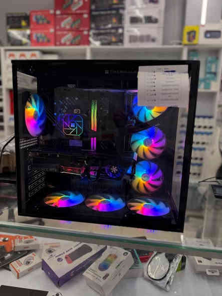 Gpu: 3070ti inno3d 4 fan
Cpu:i 5  13400f
Ram: 16gb tforce 3200mhz 
Psh: mass 650w 
Mth: asus H610 
Hard: 256gb nvme -1tb hdd
Cooler:thermalright 240mm aio 
Case : mid tower 7fan argb 

کەیسیکی بەهیز و هەرزان گەیمینگ 
زەمانی ٣ مانگ 
نرخی ملیۆن و ٢٥٠هەزار 
گەیاندن هەیە 
*********** أربيل
